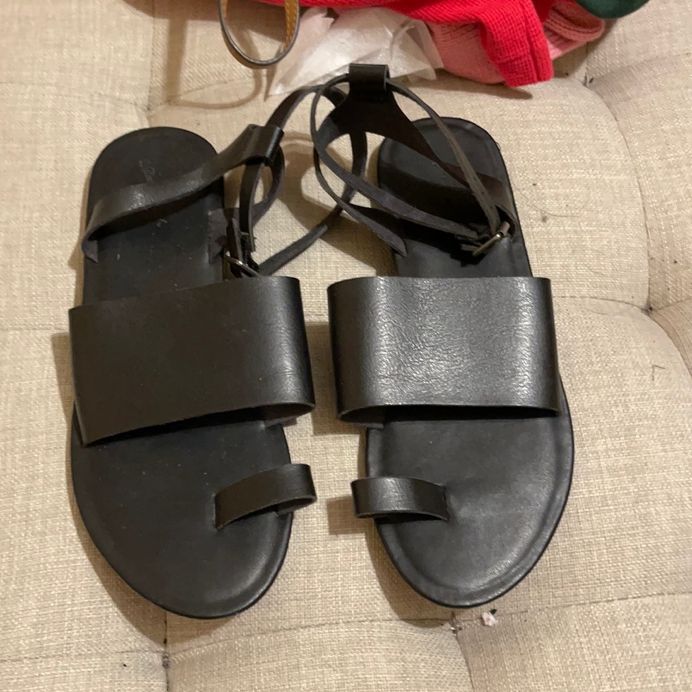 Beautiful women’s/junior shoes brand new